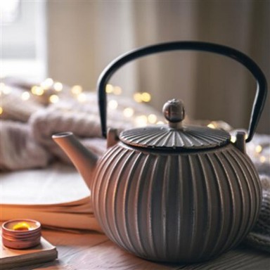 Tetera elegante de hierro fundido