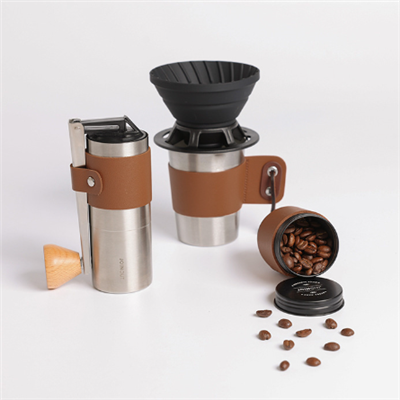 Set de café elaborado con bolsas de corcho